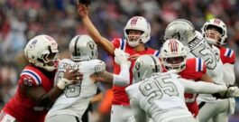 Offensive line steps up in blowout vs. Raiders